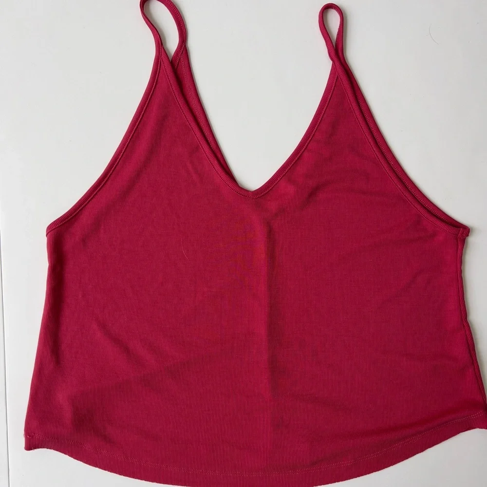 Free People Pink women’s Sleeveless V-Neck Ribbed Tank Top